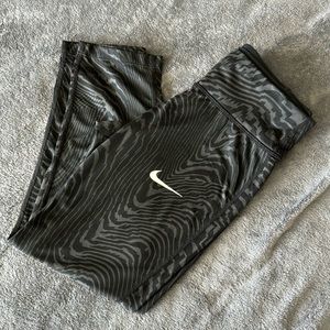Nike dry fit leggings, size small